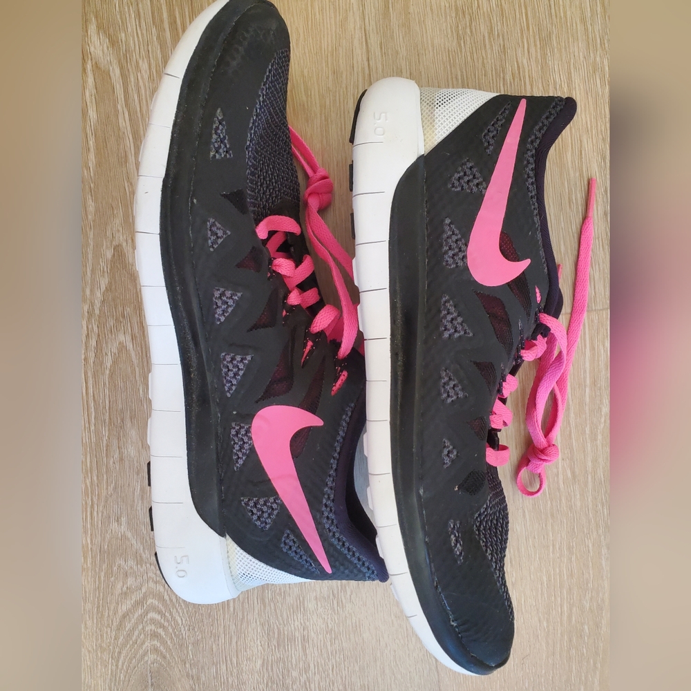Nike Free 5.0 Girls' Running Shoes Black Pink - Sz 8 - EXC